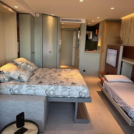 Luxurious On The アパート *