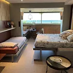아파트 Luxurious On The *