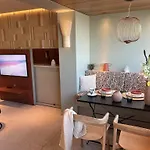 아파트 Luxurious On The 생로랑뒤바르