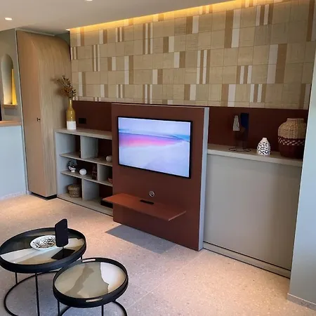 Luxurious On The Апартаменты Сен-Лоран-дю-Вар