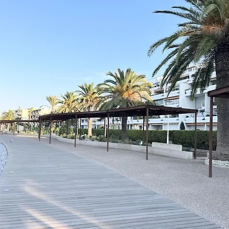 Luxurious On The شقة